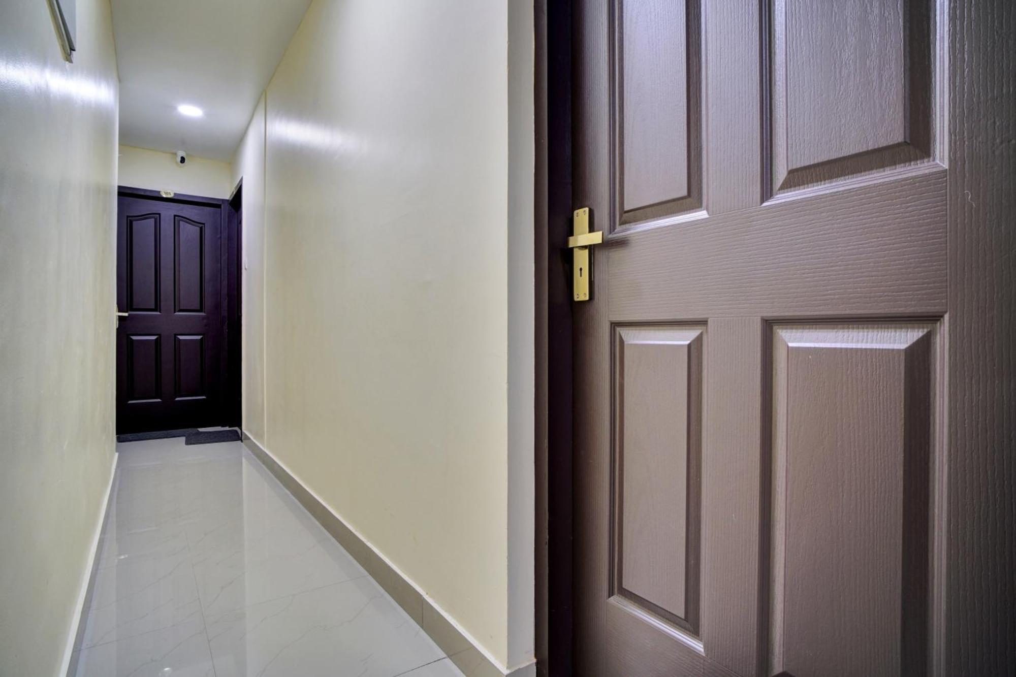 Hotel O Crystal Executive Suites Kochi Kültér fotó