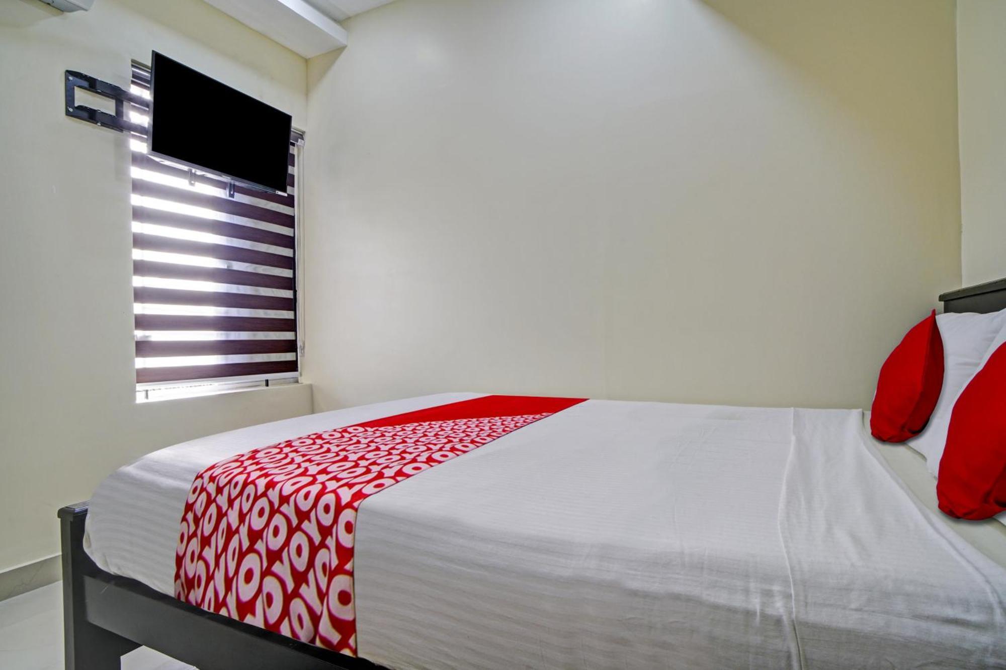 Hotel O Crystal Executive Suites Kochi Kültér fotó