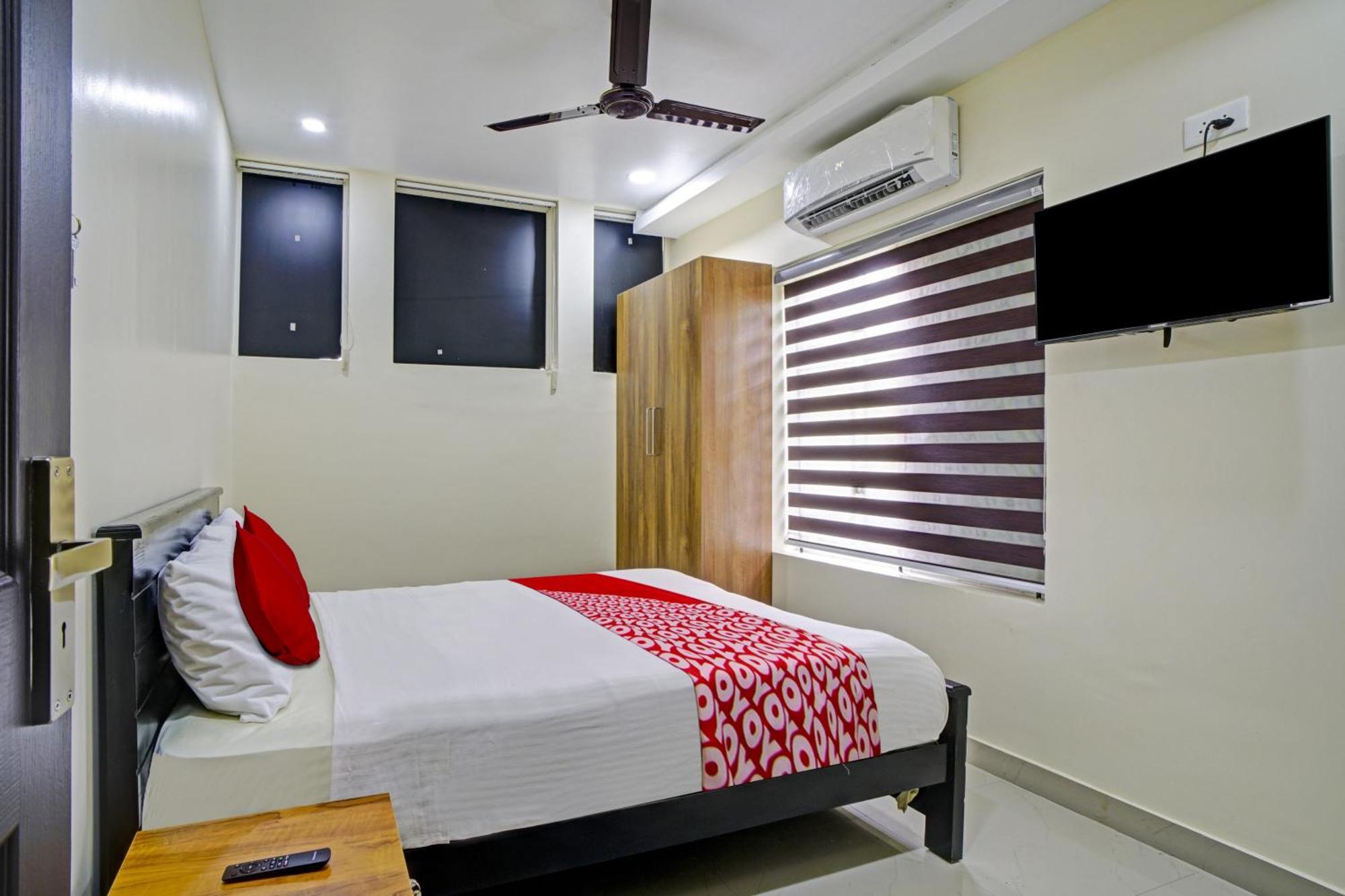 Hotel O Crystal Executive Suites Kochi Kültér fotó