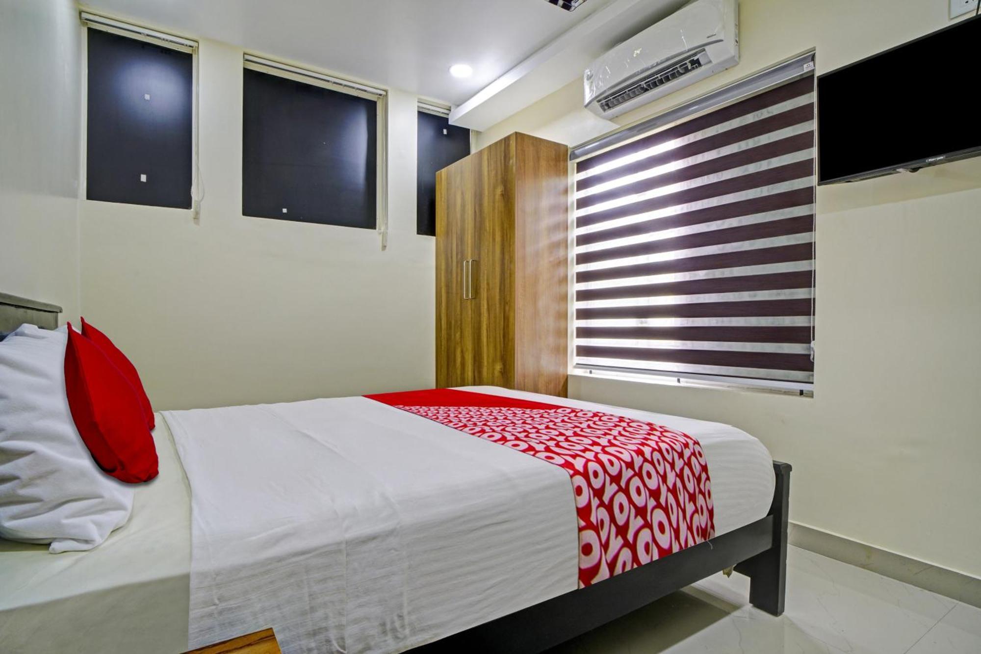 Hotel O Crystal Executive Suites Kochi Kültér fotó