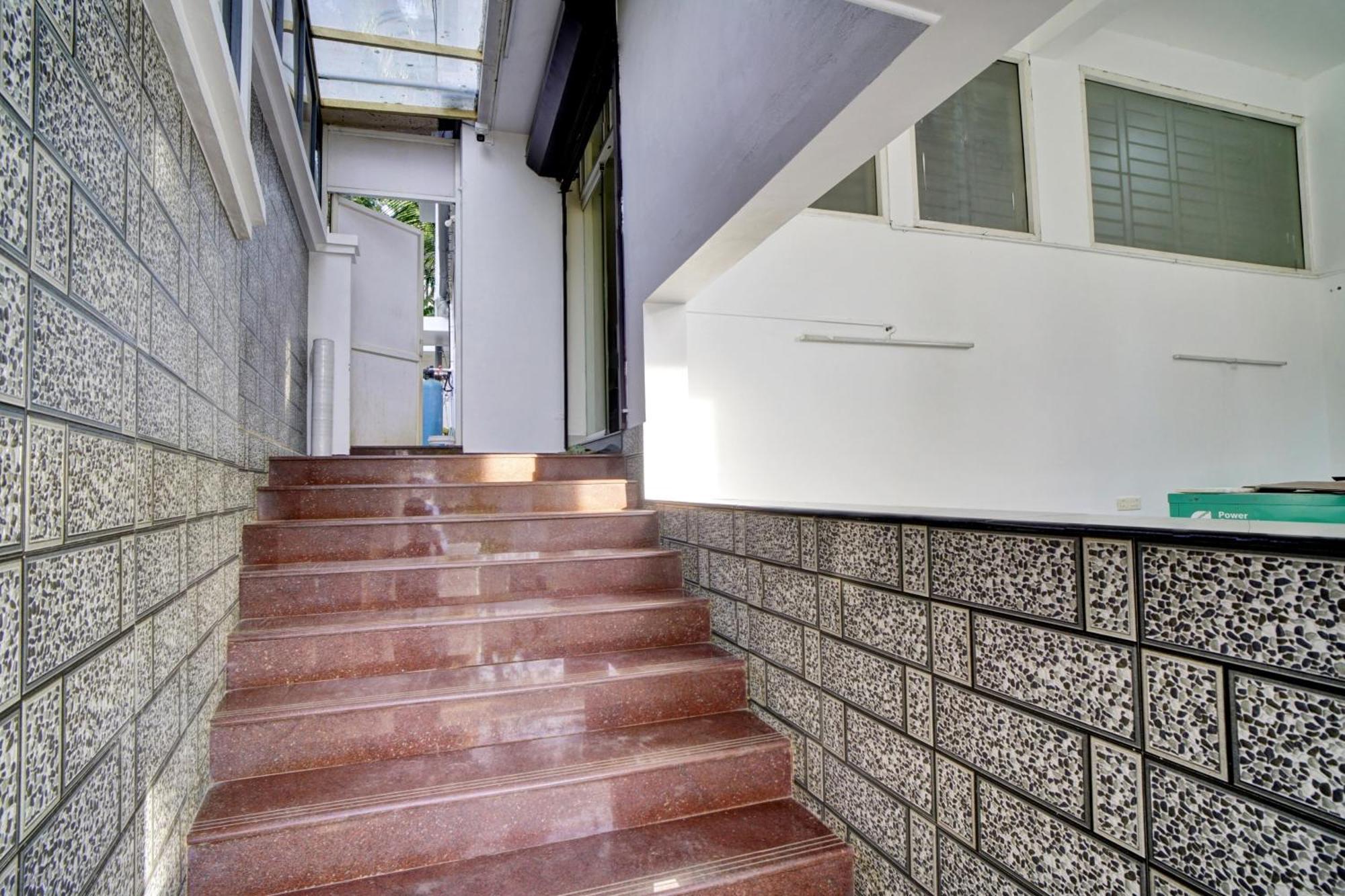 Hotel O Crystal Executive Suites Kochi Kültér fotó